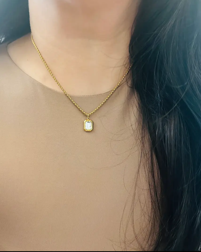 Clear Crystal Pendant Necklace