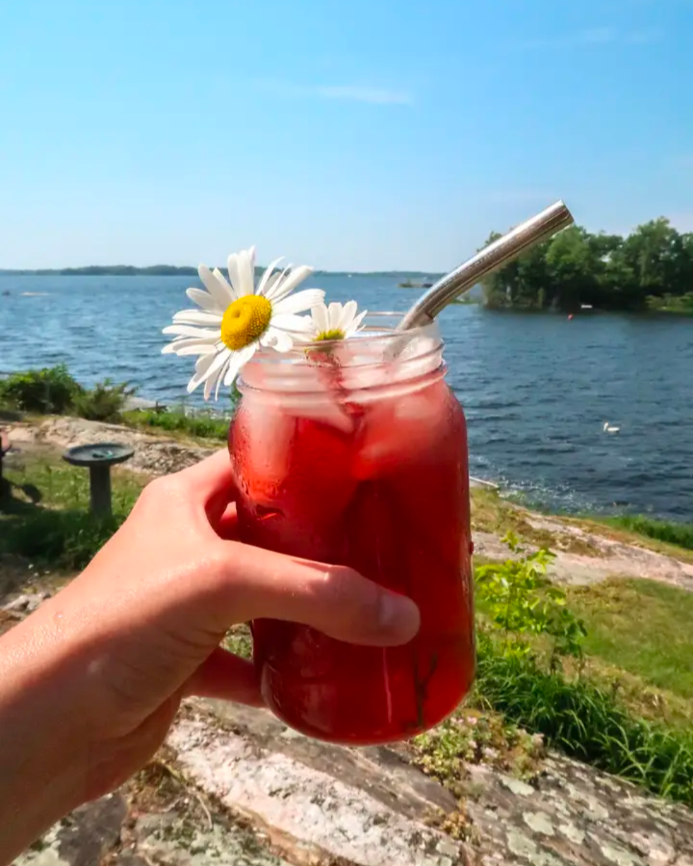 Rose Hibiscus Glow – Superfood Tea Blend